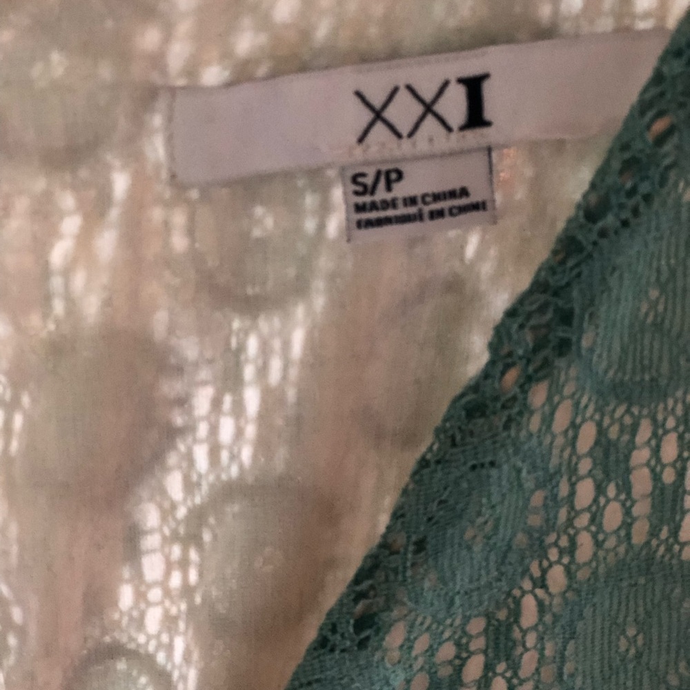 Lace Dress - Picture 4 of 5